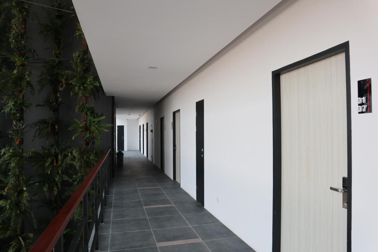 Roxy Sematan Canopy&Villa Bagian luar foto