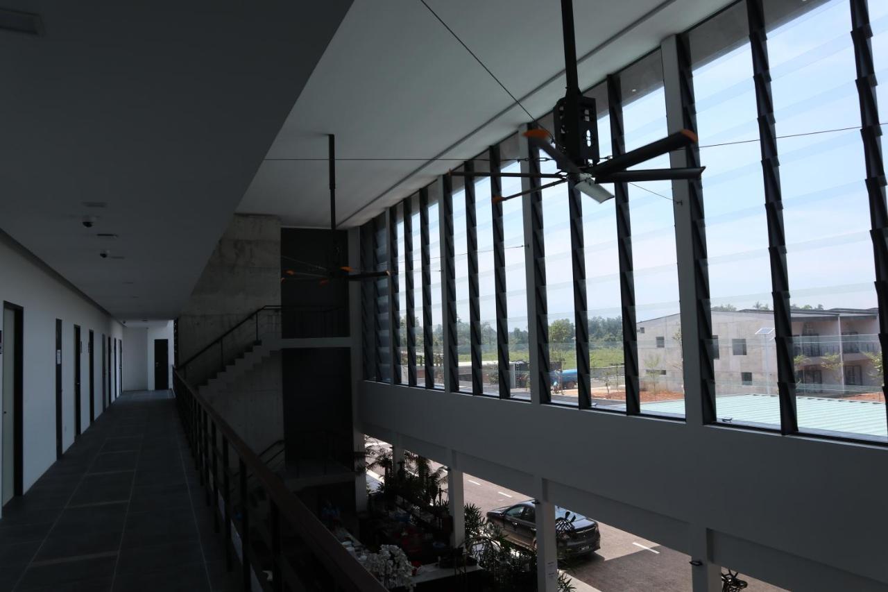 Roxy Sematan Canopy&Villa Bagian luar foto
