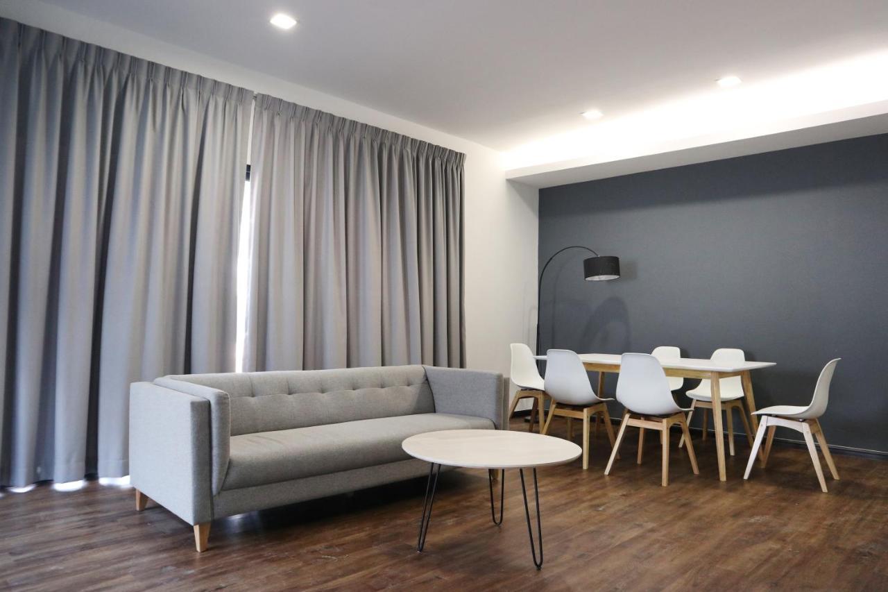 Roxy Sematan Canopy&Villa Bagian luar foto