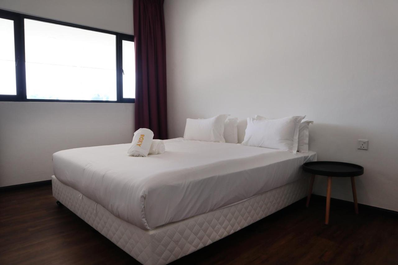 Roxy Sematan Canopy&Villa Bagian luar foto