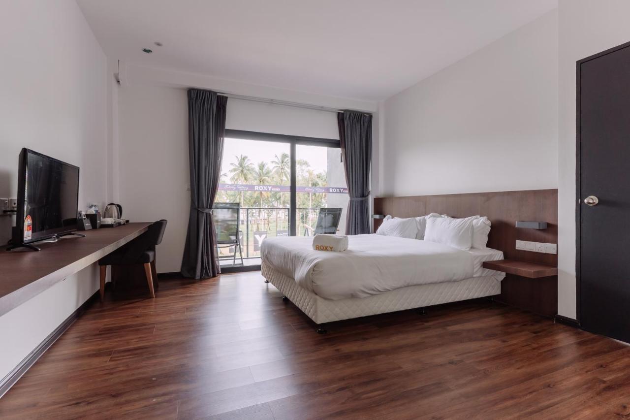 Roxy Sematan Canopy&Villa Bagian luar foto