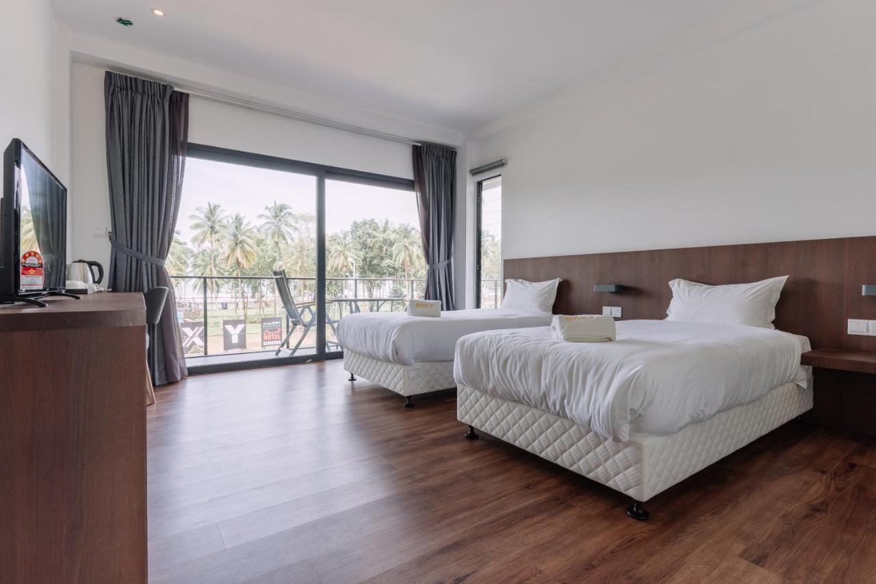 Roxy Sematan Canopy&Villa Bagian luar foto