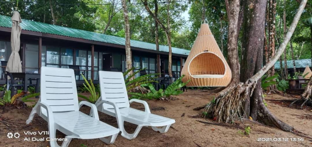 Roxy Sematan Canopy&Villa Bagian luar foto