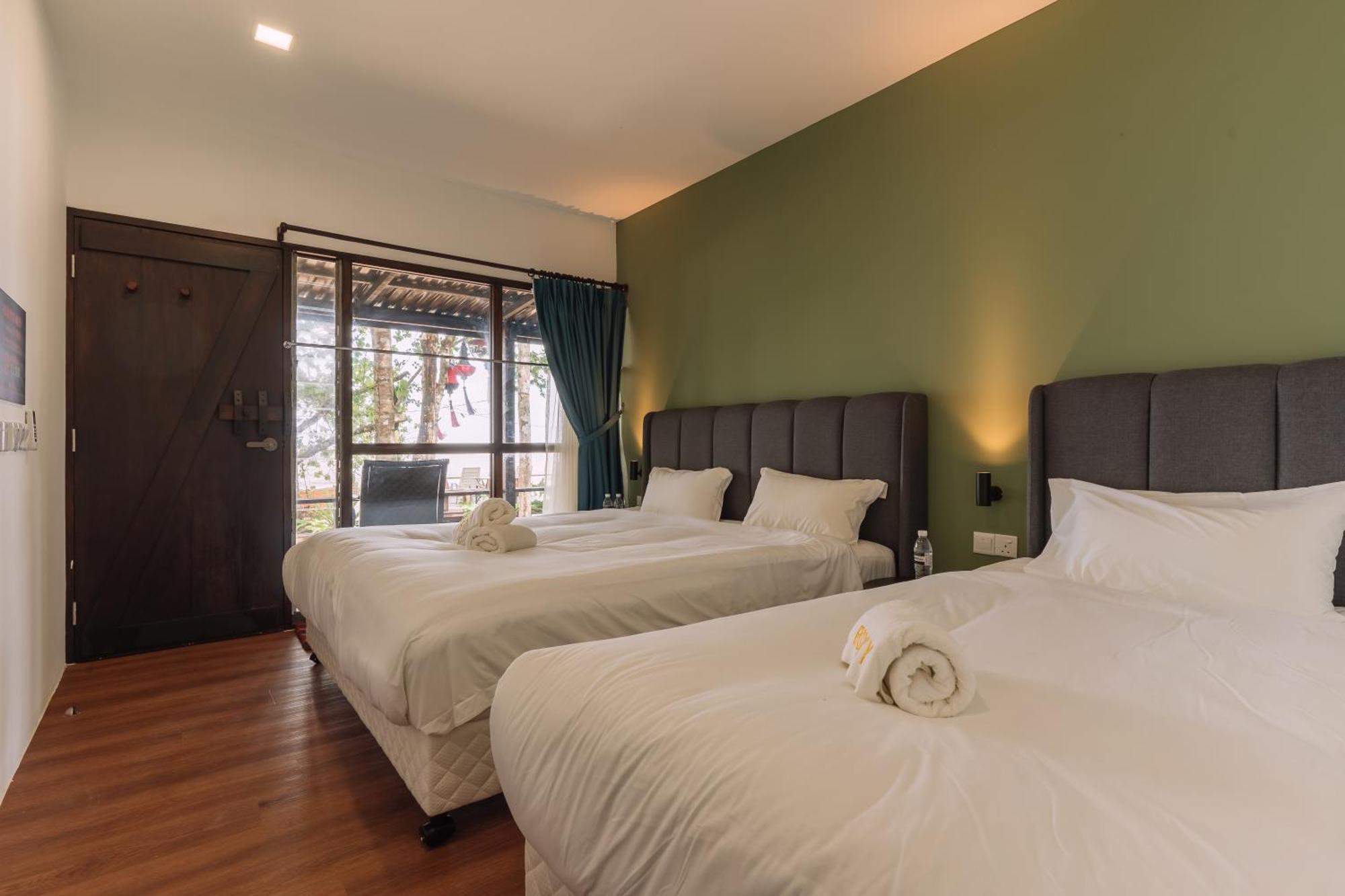 Roxy Sematan Canopy&Villa Bagian luar foto