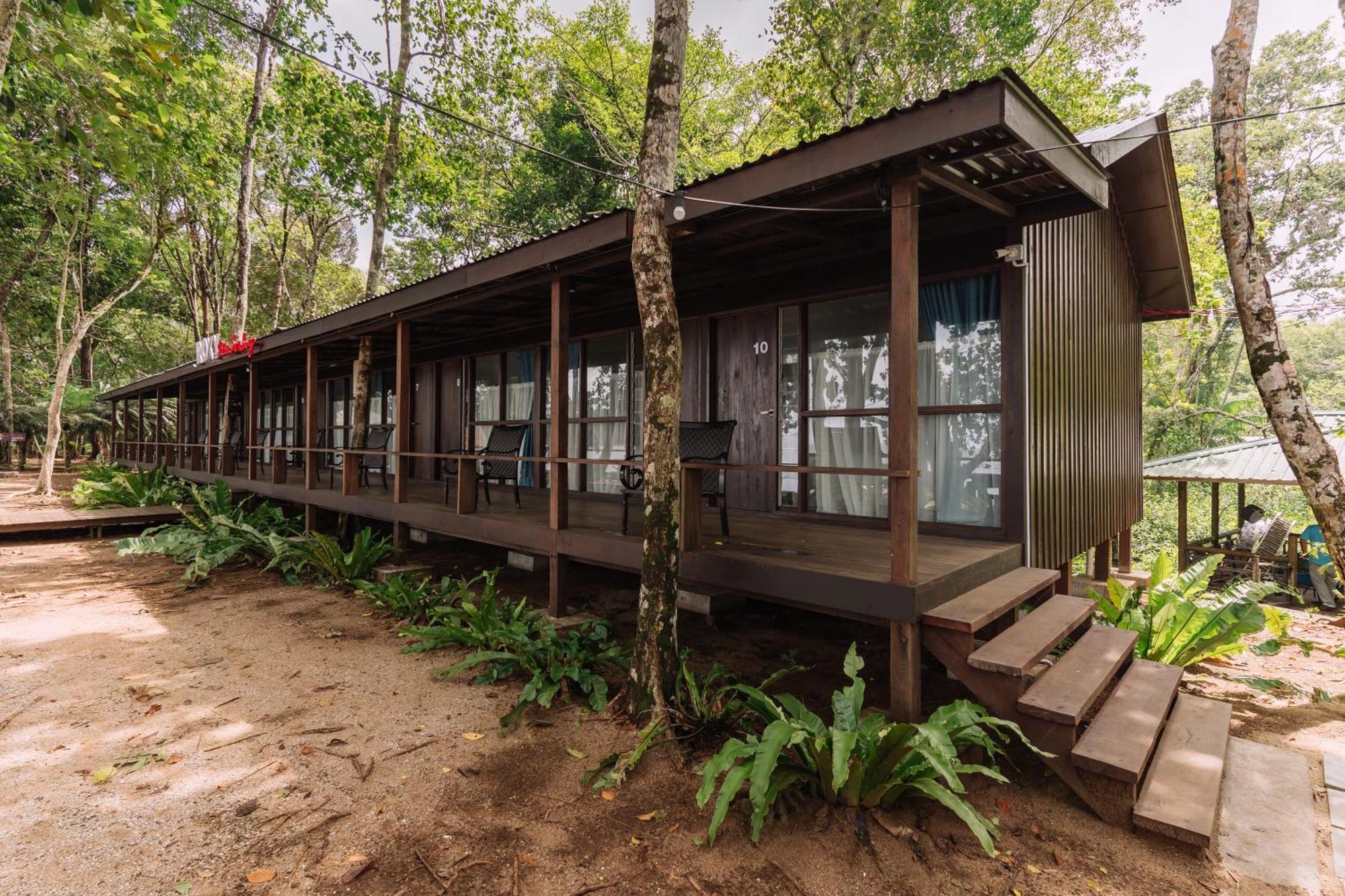 Roxy Sematan Canopy&Villa Bagian luar foto