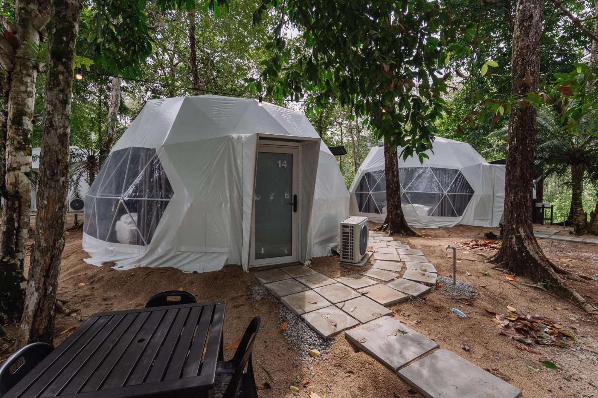 Roxy Sematan Canopy&Villa Bagian luar foto