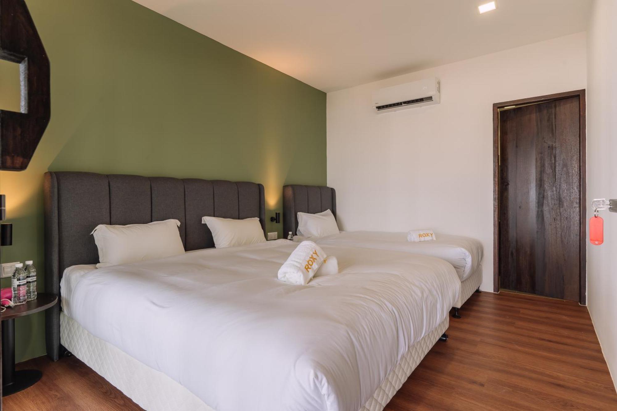 Roxy Sematan Canopy&Villa Bagian luar foto
